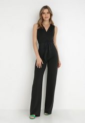 Czarny Kombinezon Chionadina. Czarne kombinezony Born2be, l, bez wzorów, eleganckie, bez kołnierzyka, bez ramiączek, maxi, kopertowe. W wyprzedaży za 135.99 zł.