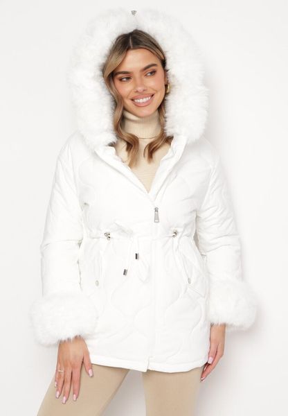 Biała Kurtka Ozdobiona Futerkiem ze Ściągaczami w Talii i Kapturem Atermi. Białe kurtki Born2be, na zimę, l, bez wzorów, z futra. Za 329.99 zł.