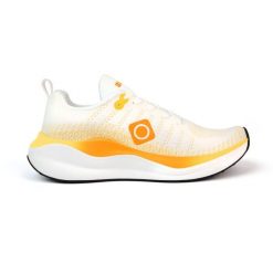 Wielofunkcyjne, oddychające buty NOVANA z podeszwą o wysokiej przyczepności. Brązowe buty trekkingowe IZAS, bez wzorów, z materiału, bez zapięcia, do biegania. Za 269.52 zł.