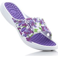 Klapki bonprix biało-lila z nadrukiem. Klapki marki bonprix. Za 44.99 zł.