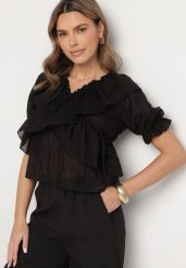 Czarna Bluzka Ozdobiona Falbankami Alisova. Czarne bluzki Born2be, bez wzorów, z jeansu, eleganckie, bez kołnierzyka, bez ramiączek. Za 119.99 zł.