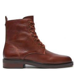 Botki Caprice. Brązowe botki Caprice, bez wzorów, bez obcasa, na płaskiej podeszwie, bez zapięcia. Za 299.99 zł.