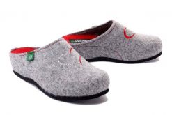 DR. BRINKMANN 330008-91 hellgrau, kapcie damskie. Szare kapcie Dr. Brinkmann, bez wzorów. Za 234.90 zł.