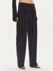 NORMA KAMALI Spodnie materiałowe KK1247PLC32642 Granatowy Relaxed Fit. Niebieskie spodnie materiałowe Norma Kamali, bez wzorów, z materiału. Za 659.99 zł.