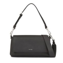 Torebka Calvin Klein. Czarne torebki klasyczne Calvin Klein, bez wzorów, klasyczne, bez dodatków. Za 329.99 zł.