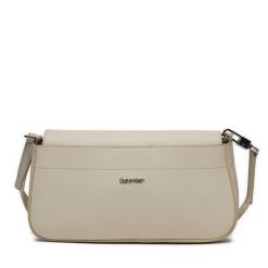 Torebka Calvin Klein. Torebki klasyczne Calvin Klein, bez wzorów, klasyczne, bez dodatków. Za 649.99 zł.
