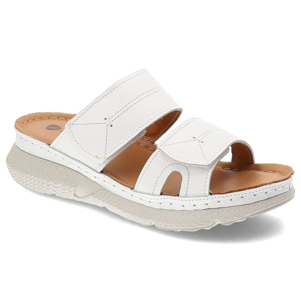 Białe Klapki Armodo Stylowe Wsuwane Obuwie Damskie. Białe klapki Armodo, bez wzorów, ze skóry ekologicznej, eleganckie, bez obcasa, na koturnie, bez zapięcia. Za 189.00 zł.