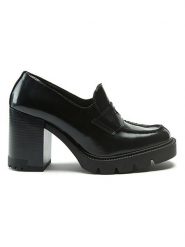 British Passport Skórzane mokasyny w kolorze czarnym rozmiar: 38. Czarne mokasyny British Passport, bez wzorów. Za 363.71 zł.