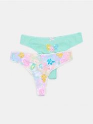 Bawełniane stringi 2 pack Care Bears - wielobarwny. Stringi Sinsay, bez wzorów, z bawełny. Za 19.99 zł.