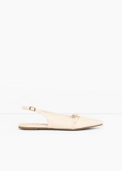 Baleriny z odkrytymi piętami i dekoracyjnym paseczkiem. Białe baleriny bonprix, bez wzorów, eleganckie, bez obcasa, bez zapięcia. Za 64.99 zł.