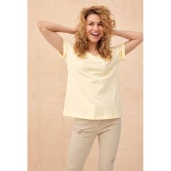 T-shirt Damski Mango BS Bananowy. Żółte t-shirty blue shadow, bez wzorów, z bawełny, bez kołnierzyka, bez ramiączek. Za 129.90 zł.