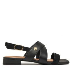 Sandały Tommy Hilfiger. Czarne sandały Tommy Hilfiger, bez wzorów, bez obcasa, na płaskiej podeszwie, bez zapięcia. Za 569.99 zł.