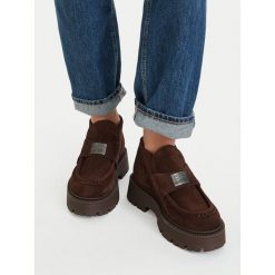 Botki G-Star. Brązowe botki G-Star, bez wzorów, retro, bez obcasa, na płaskiej podeszwie, bez zapięcia. Za 429.99 zł.