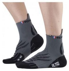 Skarpetki Monnet Ultra. Czerwone skarpetki MONNET, bez wzorów, ze splotem. Za 135.00 zł.
