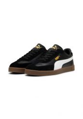 Buty damskie sportowe sneakersy Puma CLUB II ERA. Czarne buty treningowe Puma, bez wzorów, ze skóry, bez zapięcia, do piłki nożnej. Za 216.99 zł.