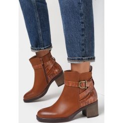 Brązowe Botki Kail. Brązowe botki Born2be, z aplikacjami, ze skóry, eleganckie, za kostkę, bez obcasa, na obcasie, bez zapięcia. W wyprzedaży za 142.49 zł.