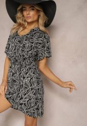 Czarno-Biała Sukienka w Drobny Wzór o Rozkloszowanym Fasonie Wiązana w Talii Ferettia. Czarne sukienki Renee, l, bez wzorów, z materiału, bez kołnierzyka, bez ramiączek, mini, rozkloszowane. W wyprzedaży za 39.99 zł.
