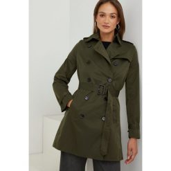 Answear Lab trencz damski kolor zielony przejściowy dwurzędowy. Zielone płaszcze Answear Lab, l, bez wzorów, z tkaniny, bez kaptura. Za 299.99 zł.