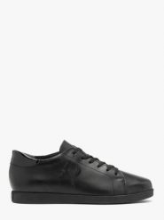 Czarne sneakersy ze skóry licowej. Czarne buty sportowe lifestyle Ryłko, bez wzorów, ze skóry, sportowe, z okrągłym noskiem, bez zapięcia. Za 379.99 zł.