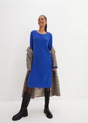 Sukienka dzianinowa oversized w prążek. Niebieskie sukienki bonprix, bez wzorów, z dzianiny, bez kołnierzyka, bez ramiączek. Za 139.99 zł.