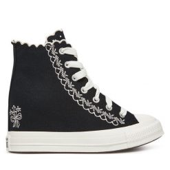 Trampki Converse. Czarne trampki Converse, bez wzorów, retro, bez zapięcia. Za 359.99 zł.