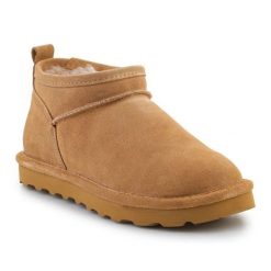 Śniegowce Bearpaw Super Shorty 3049W-243 beżowe beżowy. Brązowe botki bez wzorów, ze skóry, eleganckie, bez obcasa, bez zapięcia. Za 517.53 zł.