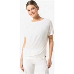 Koszulka z krótkim rękawkiem damska SUPER.NATURAL Loose Air Tee. Białe t-shirty sportowe super.natural, bez wzorów, bez ramiączek. Za 250.76 zł.