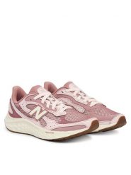 New Balance Buty do biegania Fresh Foam Arishi V4 WARIS7AU Różowy. Czerwone buty do biegania New Balance, bez wzorów, z materiału, bez zapięcia, do biegania. Za 429.99 zł.