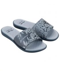 Klapki sportowe damskie Rider Splash VI. Niebieskie klapki Rider, bez wzorów, z gumy, sportowe, bez obcasa, bez zapięcia. Za 114.90 zł.