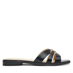 Klapki Guess. Czarne klapki Guess, z aplikacjami, bez obcasa, bez zapięcia. Za 549.99 zł.