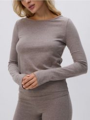 Dzianinowa bluzka - brązowy. Brązowe bluzki Reserved, l, bez wzorów, z bawełny, bez kołnierzyka, bez ramiączek. Za 89.99 zł.