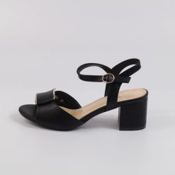 Czarne matowe sandały damskie na obcasie Sergio Leone Sk806. Czarne sandały Sergio Leone, bez wzorów, ze skóry, bez obcasa, na obcasie, bez zapięcia. Za 159.00 zł.