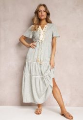 Jasnoniebieska Sukienka Boho z Chwostami i Ażurowymi Zdobieniami Poniti. Niebieskie sukienki Renee, l, z aplikacjami, boho, bez kołnierzyka, bez ramiączek, maxi, rozkloszowane. W wyprzedaży za 91.99 zł.
