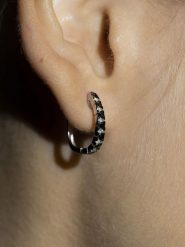 Maison héritage PARIS Złote kolczyki-wkrętki "Black and White" z diamentami rozmiar: onesize. Czarne kolczyki maison héritage PARIS, z diamentem, złote. Za 1,957.99 zł.