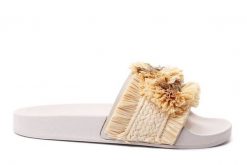 BRENDA ZARO MULE2 beig, klapki damskie. Brązowe klapki Brenda Zaro, bez wzorów, bez obcasa, bez zapięcia. Za 249.90 zł.