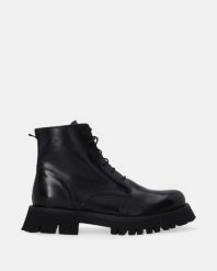 CZARNE SZNUROWANE BOTKI DAMSKIE F018LEBLOBB040. Czarne botki Venezia, bez wzorów, ze skóry, bez obcasa, bez zapięcia. Za 679.00 zł.