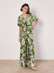 Apricot Spodnie w kolorze zielonym rozmiar: XL. Zielone spodnie materiałowe Apricot, bez wzorów, z materiału. Za 82.99 zł.