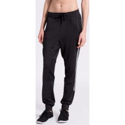 Adidas Performance - Spodnie. Spodnie dresowe marki adidas Performance. W wyprzedaży za 179.90 zł.