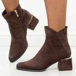Czekoladowe botki damskie na obcasie Potocki 12875. Brązowe botki POTOCKI, bez wzorów, z dzianiny, eleganckie, bez obcasa, na obcasie, bez zapięcia. Za 229.00 zł.