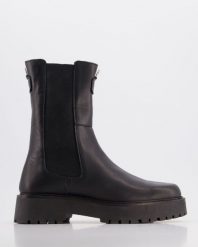 KLASYCZNE BOTKI 7325190 YUC NERO. Botki Venezia, bez wzorów, ze skóry, klasyczne, bez obcasa, bez zapięcia. Za 249.00 zł.