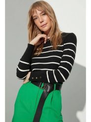 Trendyol Sweter w kolorze czarno-białym rozmiar: S. Czarne swetry Trendyol, s, bez wzorów, bez ramiączek. Za 83.03 zł.