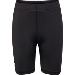 Szorty dla dzieci Hummel Essential. Czarne szorty Hummel, bez wzorów, z materiału, sportowe. Za 142.50 zł.
