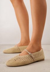 Ciemnobeżowe Balerinki VICES z Plecioną Cholewką i Paskiem z Klamerką Nesaphise. Brązowe baleriny Born2be, bez wzorów, z jeansu, boho, bez obcasa, bez zapięcia. Za 109.99 zł.