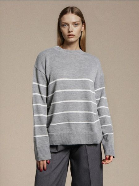 Sweter z akrylu w paski - szary. Szare swetry Sinsay, l, bez wzorów, bez ramiączek. Za 39.99 zł.