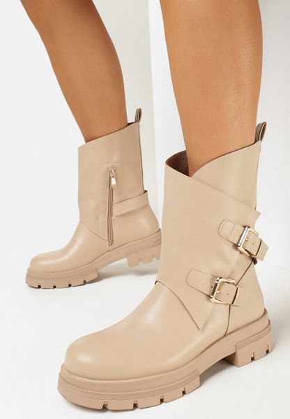 Ciemnobeżowe Botki z Klamrami Miletta. Brązowe botki Born2be, bez wzorów, bez obcasa, na płaskiej podeszwie, bez zapięcia. W wyprzedaży za 119.99 zł.