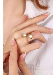 Pierres delicates Pozłacany pierścionek z perłami rozmiar: onesize. Żółte pierścionki Pierres delicates, z perłą, pozłacane. Za 78.47 zł.