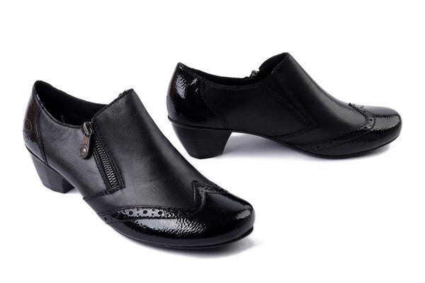RIEKER 41757-00 black, półbuty damskie. Czarne półbuty wsuwane Rieker, bez wzorów, z gumy, bez obcasa, na obcasie. Za 349.90 zł.