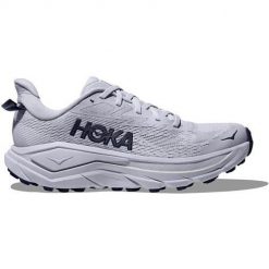 Buty do biegania damskie Hoka One One Challenger 8. Białe buty do biegania Hoka One One, bez wzorów, z materiału, bez zapięcia, do biegania. Za 759.99 zł.