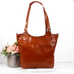 Torebka skórzana elegancka DAN-A T195A camel. Brązowe torebki klasyczne DAN-A, bez wzorów, ze skóry, biznesowe, bez dodatków. Za 399.99 zł.