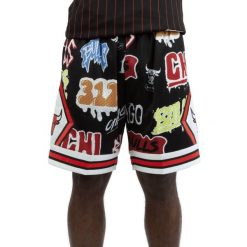 Szorty Chicago Bulls NBA Slap Sticker Swingman 1997. Czarne szorty Mitchell & Ness, bez wzorów, sportowe. Za 477.50 zł.